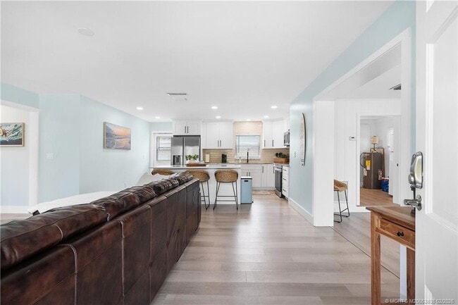 Building Photo - 901 E Madison Ave