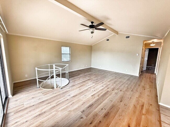 Building Photo - Tranquility Meets Flexibility — Canyon Lake Home with Wrap-Around Deck & Guest Suite