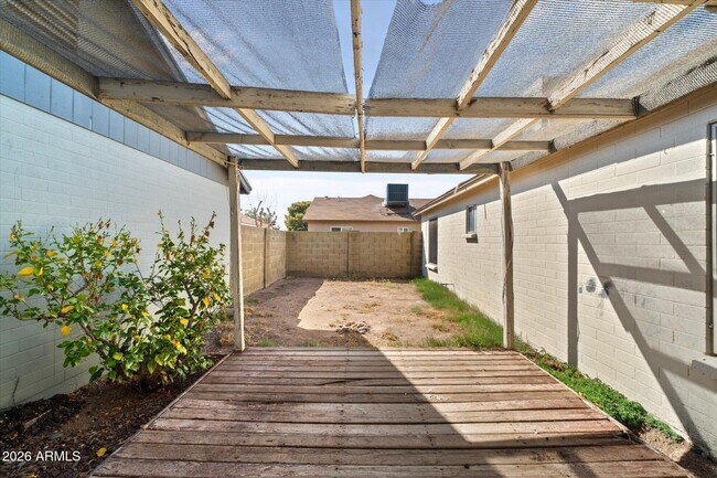 Building Photo - 1055 N Recker Rd