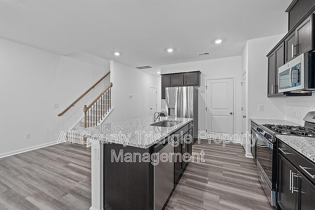 Building Photo - 3105 Vitner Dr