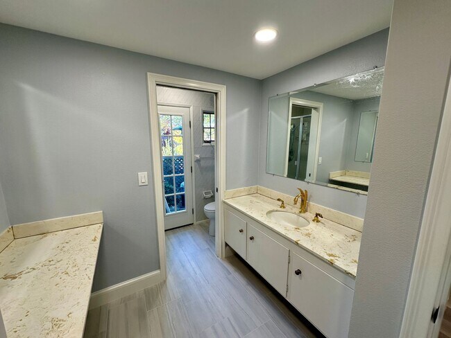 Building Photo - Cupertino Hills