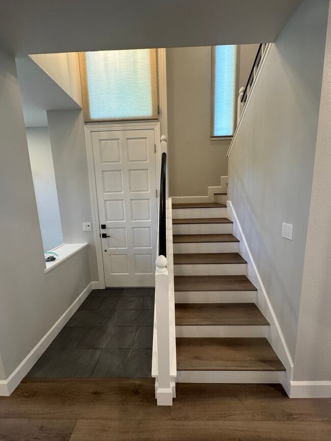Building Photo - Townhome in Laguna Niguel!