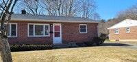 Building Photo - 186 Manzella Ct