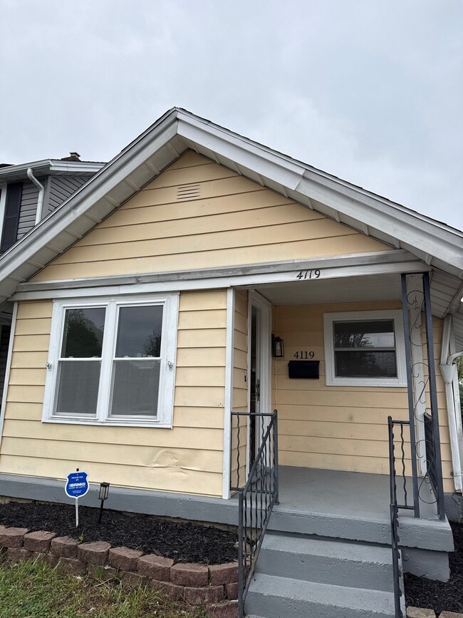 Building Photo - 4119 Farnham Ave