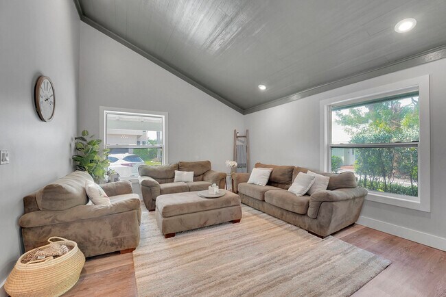 Building Photo - 600 Xanadu Pl