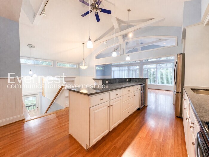 Building Photo - 109 Chesapeake Bay Dr