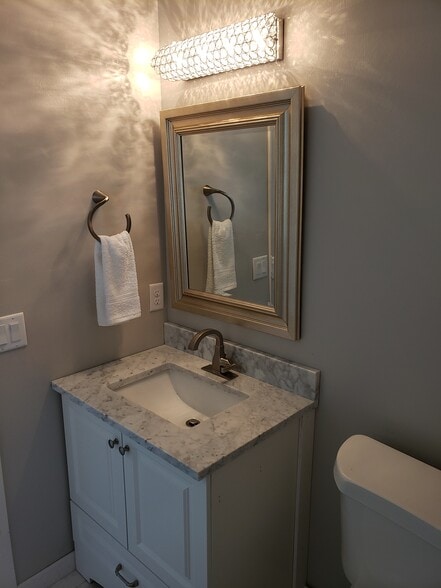 Master Bath - 4923 Robin Drive