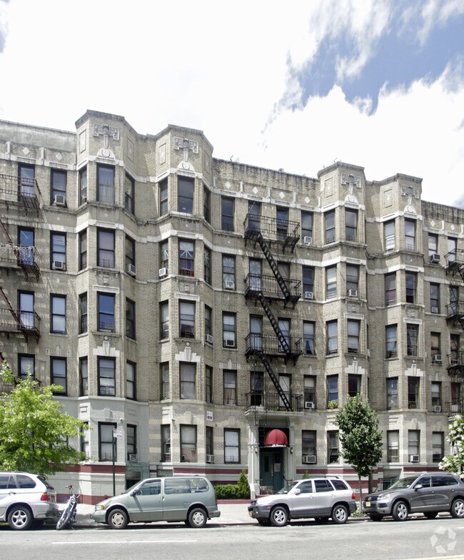 Executive Towers - 156 Sherman Ave