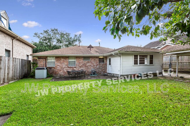 Building Photo - 226 Sena Dr