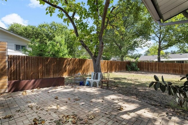 Building Photo - 9717 Hansford Dr