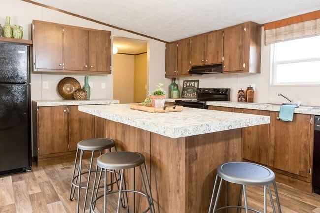 Building Photo - RENT-TO-OWN OPPORTUNITY  Fredrick St – Hands On Homes  MHP