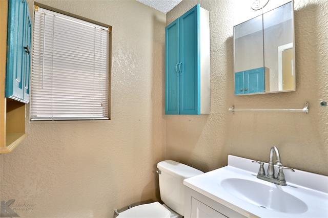 Building Photo - 501 N La Salle Dr