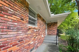 Building Photo - 2798 Dearwood Dr SW
