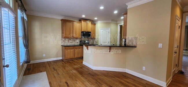 Building Photo - 106 Lexington Village