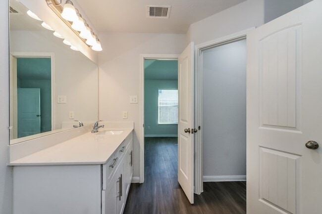 Building Photo - 2603 Montecito Ln