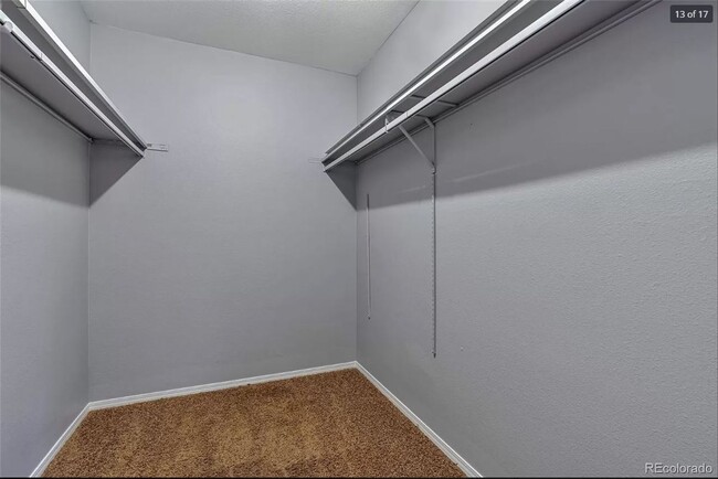 Building Photo - 942 S Walden St