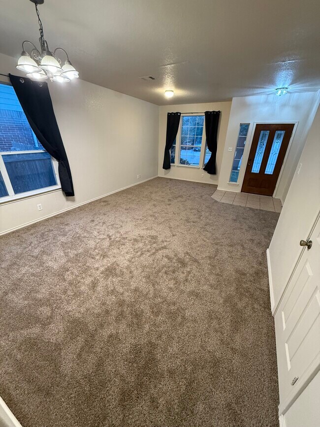 Building Photo - 536 Foxford Run Dr