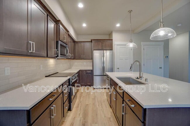 Building Photo - 313 E Caribou Ct