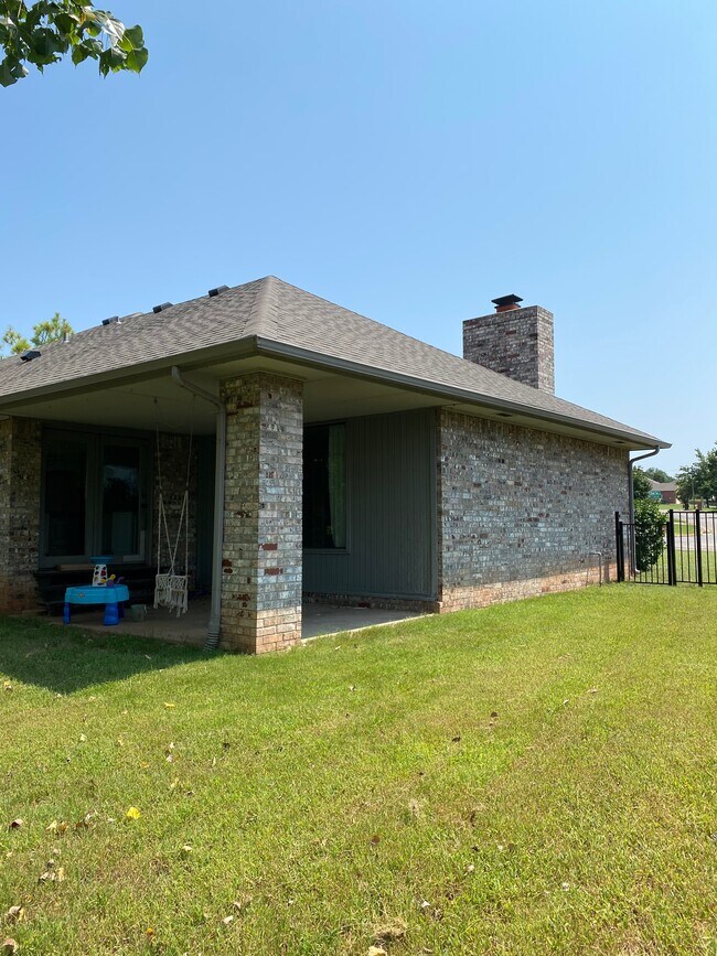Building Photo - 13301 Red Canyon Rd