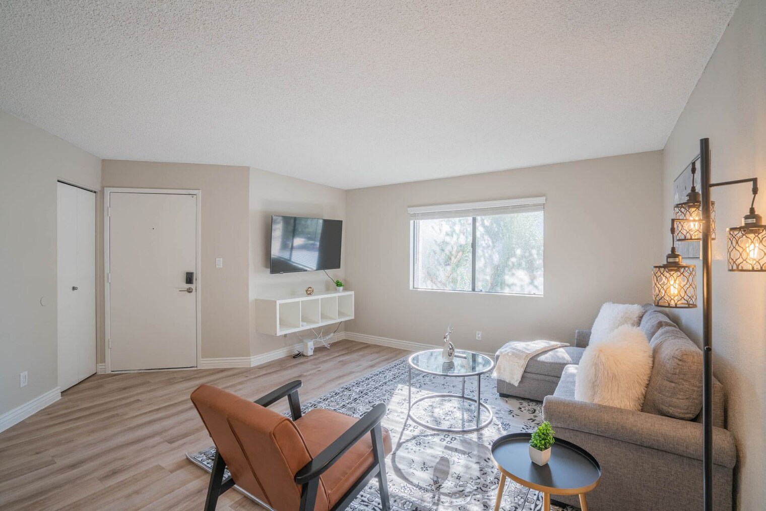 Building Photo - 8550 E McDowell Rd