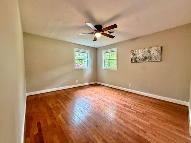 Building Photo - Recently Updated 4-Bedroom Ranch Home w/a 2 Bedroom Guest Cottage! Ready 05-01-26! Pet Friendly Home