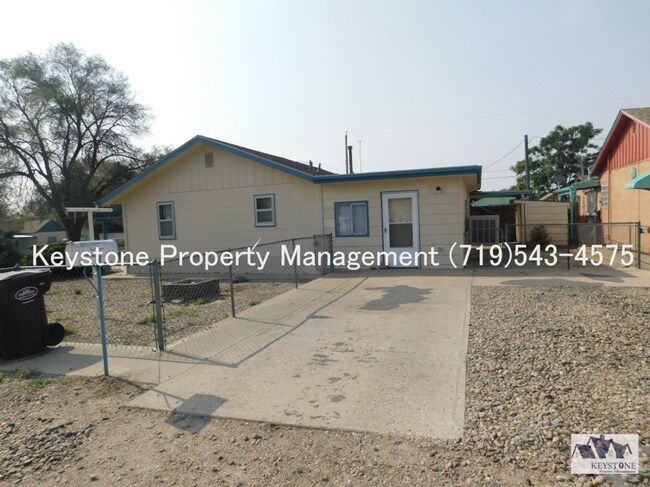 Building Photo - 819 Troy Ave