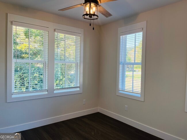 Building Photo - 100 Gardenia Ln