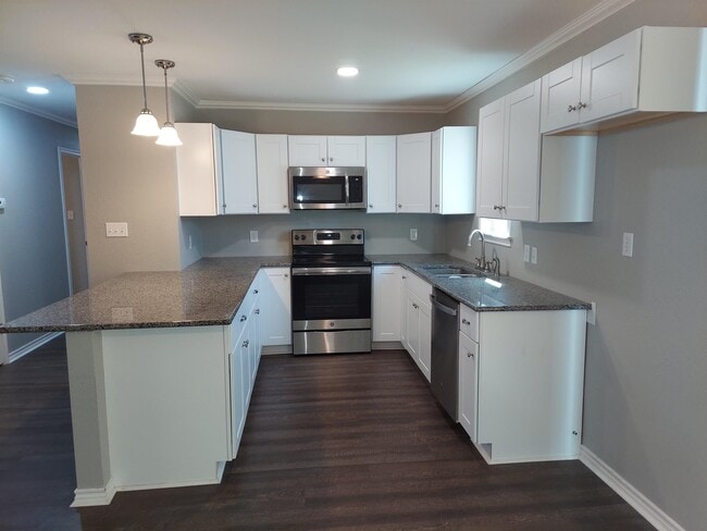 Building Photo - 606 S Pierce St