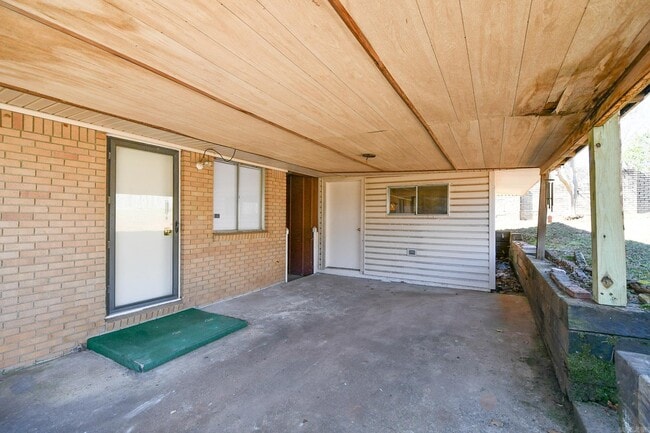 Building Photo - 1331 Starfield Rd
