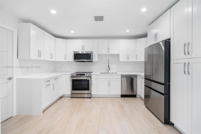 Building Photo - 234 Minola Dr