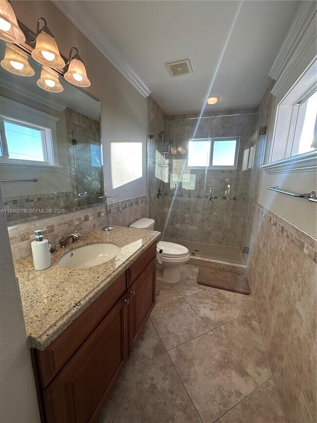 Building Photo - 1516 Aqueduct Ln