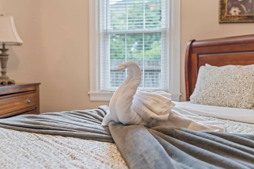 Building Photo - 42 Old Lancaster Rd