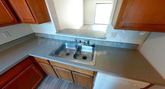 Building Photo - 1202 Maitland Ave