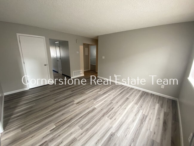 Building Photo - 2627 E Uintah St