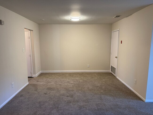 Building Photo - SAINT ANDREWS PLACE