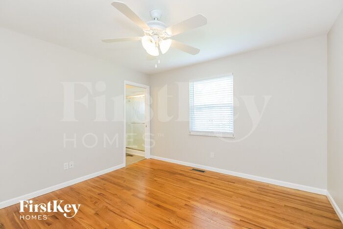Building Photo - 12035 Quality Ln