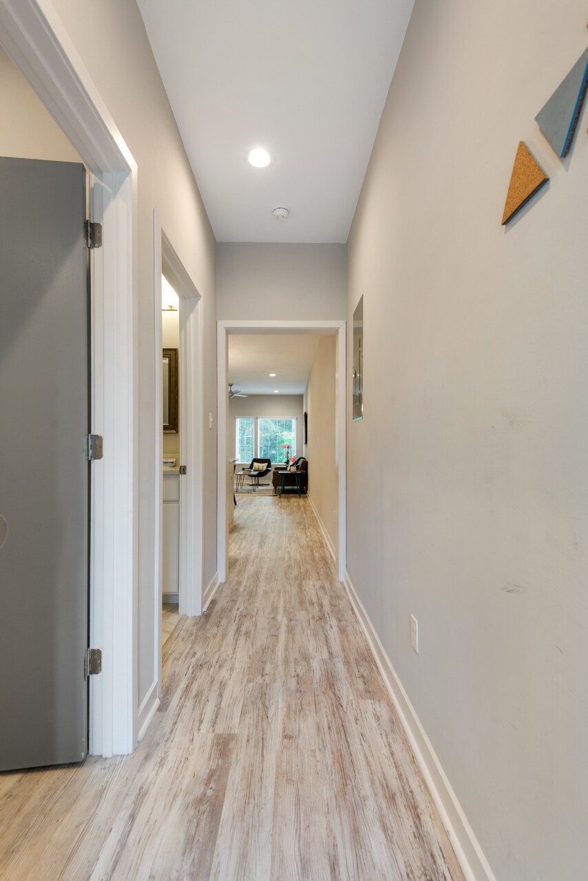 Building Photo - 823 N Bronough St
