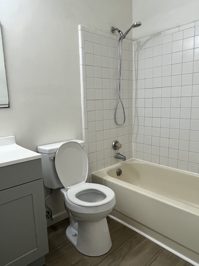 Building Photo - 2546 SW 31st Pl