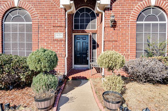Building Photo - 1601 Yellowstone Ave