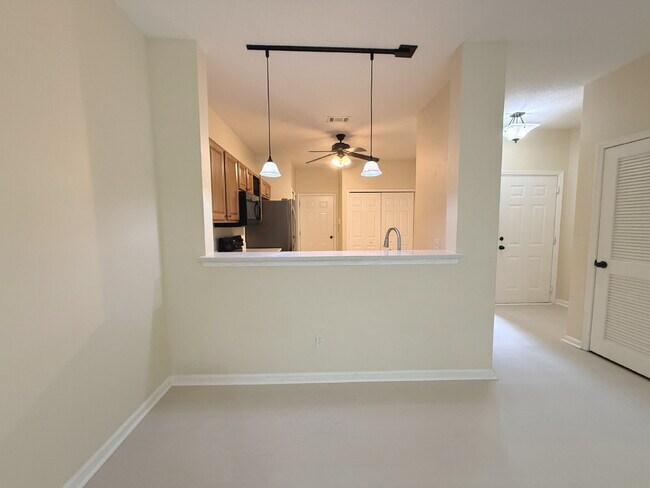 Building Photo - The Gables 2BR | 2.5BA Townhome!