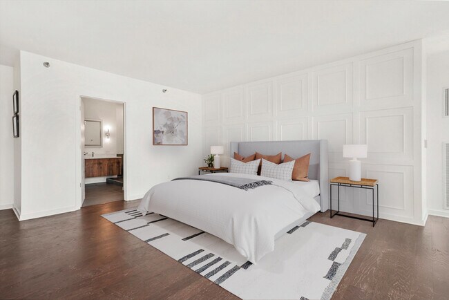 Building Photo - 501 N Clinton St