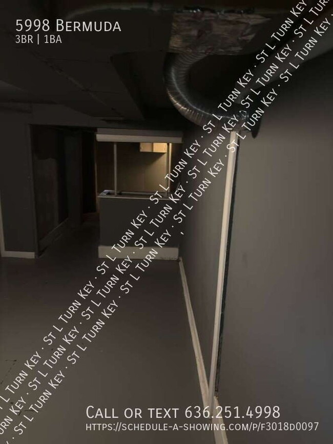 Building Photo - 5998 Bermuda-