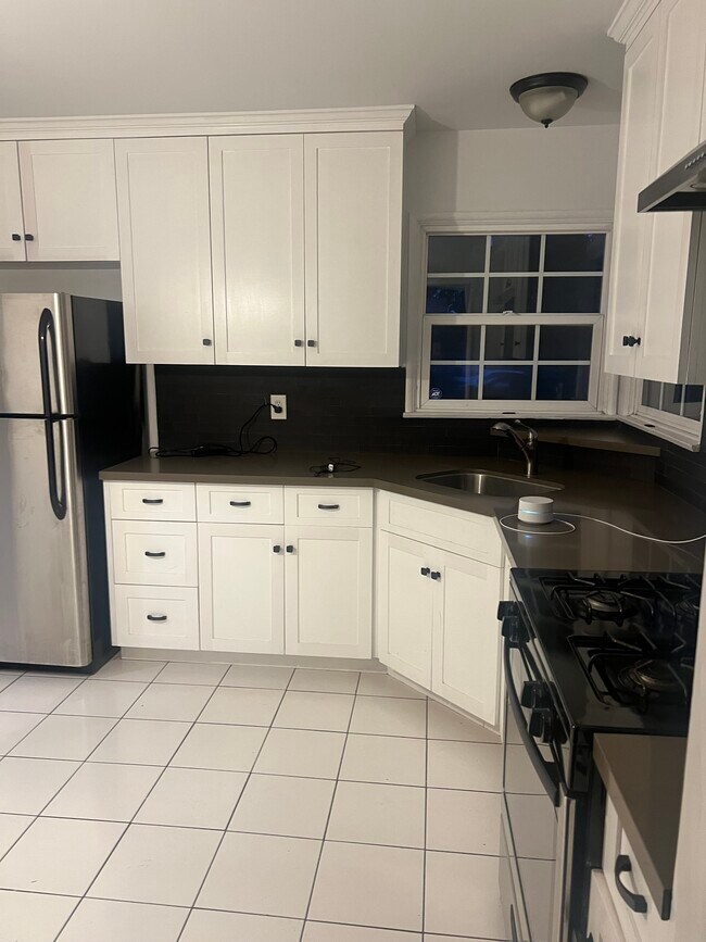 Kitchen - 2822 7th Ave