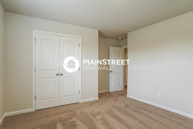 Building Photo - 3 Bedroom Pet-Friendly Home in Zebulon, NC with Main Street Renewal