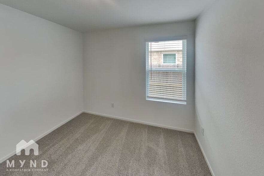 Building Photo - 914 Lago Laceno Ln