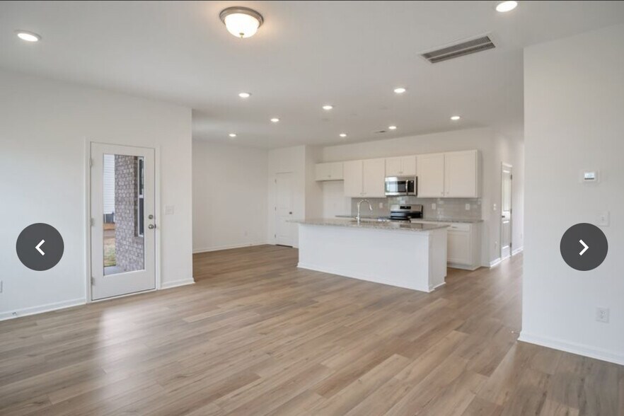 Building Photo - 236 Summerlin Dr