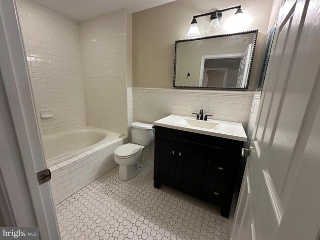 Building Photo - 6104 Coventry Way