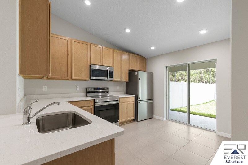 Building Photo - 14 Llovera Pl