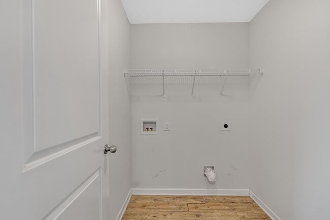 Building Photo - House for Rent in Holly Ridge with large y...