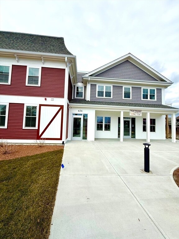 Building Photo - 626 Main St